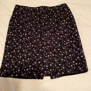 Liz Claiborne skirt‎